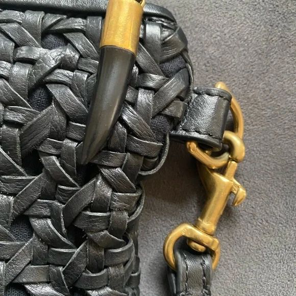 Kempton & Co Basket Weave Leather Crossbody - Picture 2 of 9